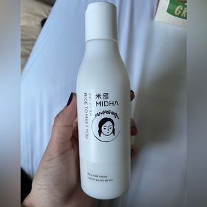 Midha rice milk face lotion